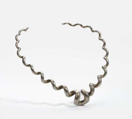 Helicoidal+Vee+Neckpiece